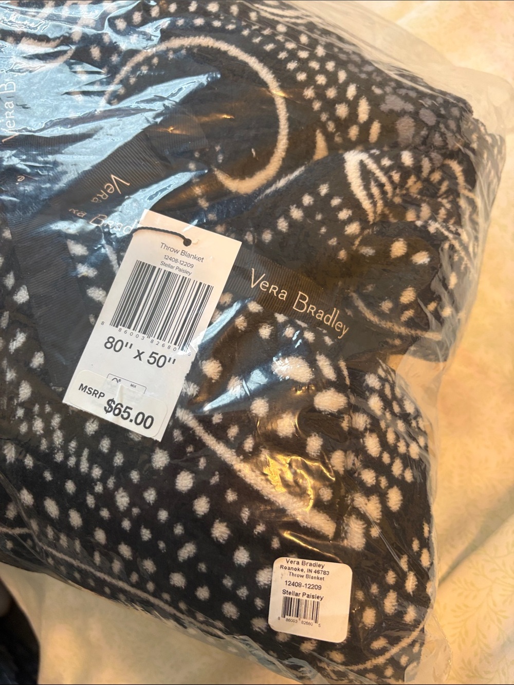 Vera Bradley Black & White Paisley Plush Throw - Picture 4 of 4